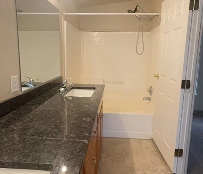 311 N Highland Dr — Photo 14