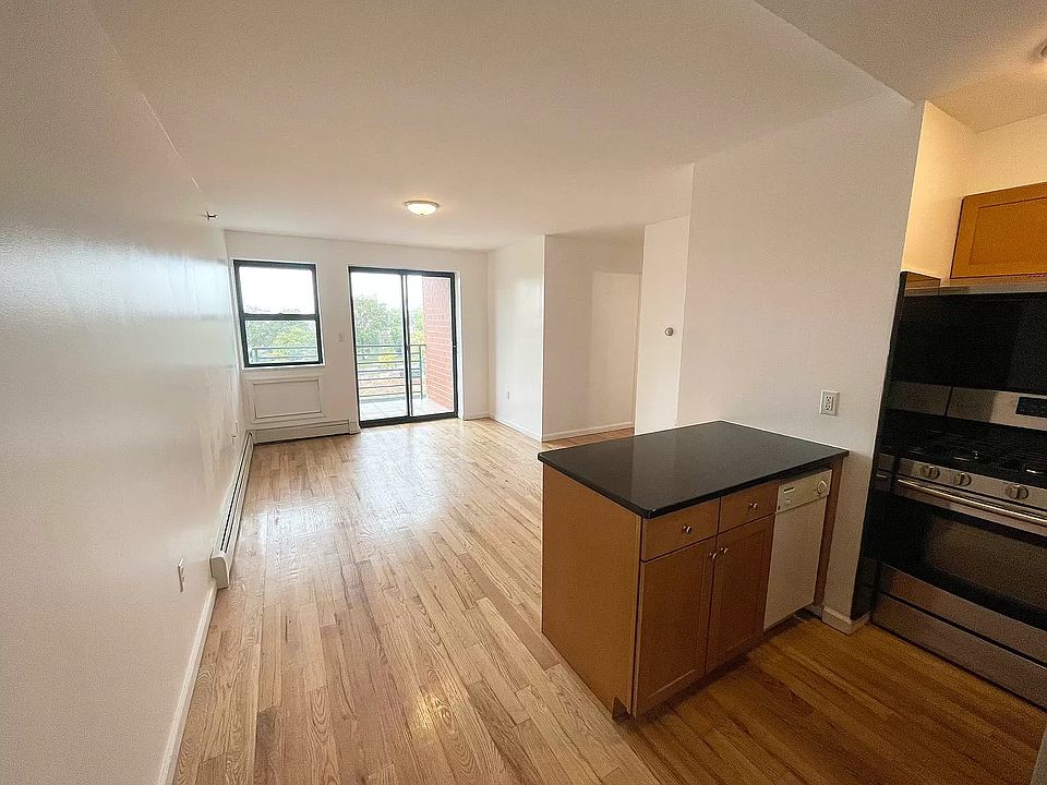 1st image of 14223 37th Ave APT 6B