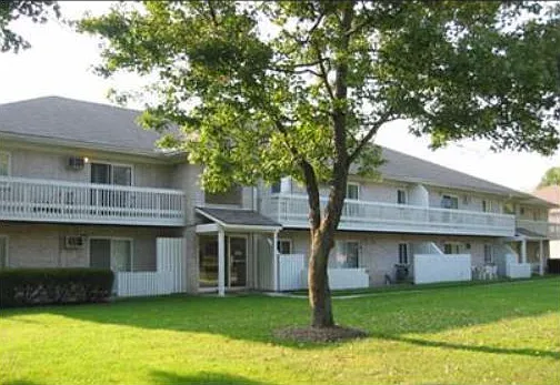 Lawnfair Apts-161 - Unit 208 — Photo 2