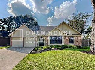 2415 Pebbledowne Cir, Sugar Land, TX 77478