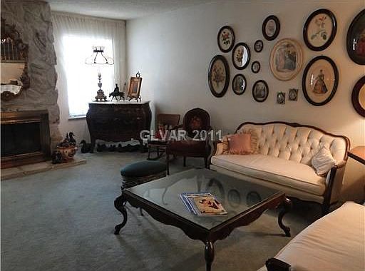 4th image of 3958 Foxboro Cir