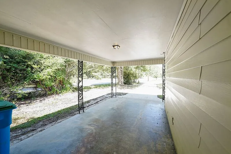3 bed, 1.0 bath, 989 sqft, $1,650 — Photo 4
