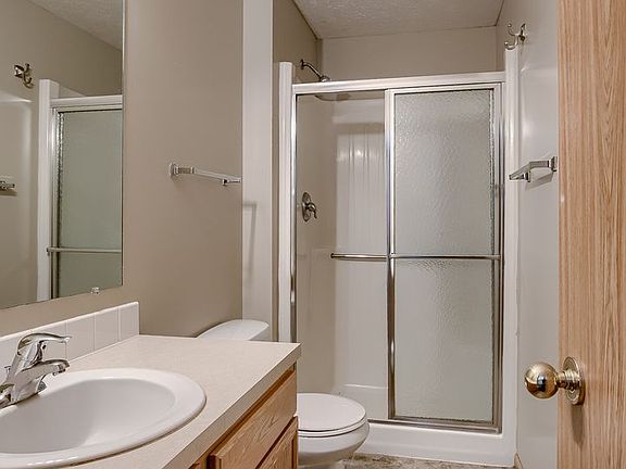 4th image of 1710 Frisco Dr