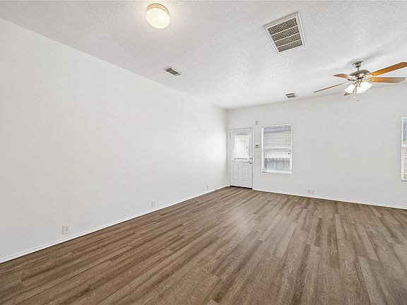 3rd image of 3418 Glenmore Meadow Dr