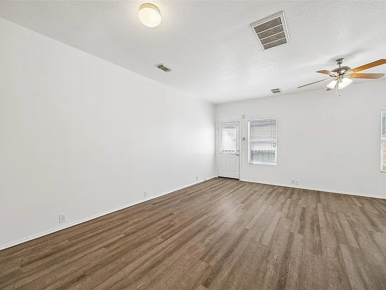 3418 Glenmore Meadow Dr — Photo 3