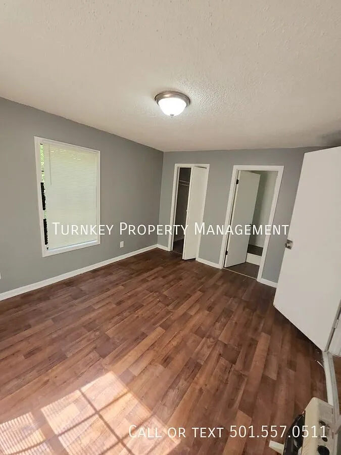 1720 Pinewood Dr — Photo 4