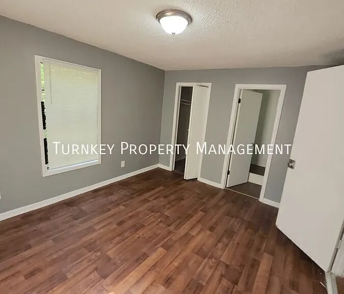 1720 Pinewood Dr — Photo 4