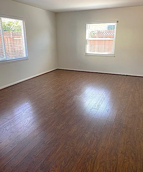 1758 Hester Ave #BACK — Photo 3