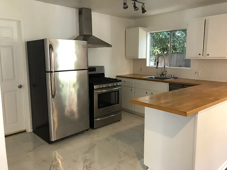 719 N Formosa Ave — Photo 13