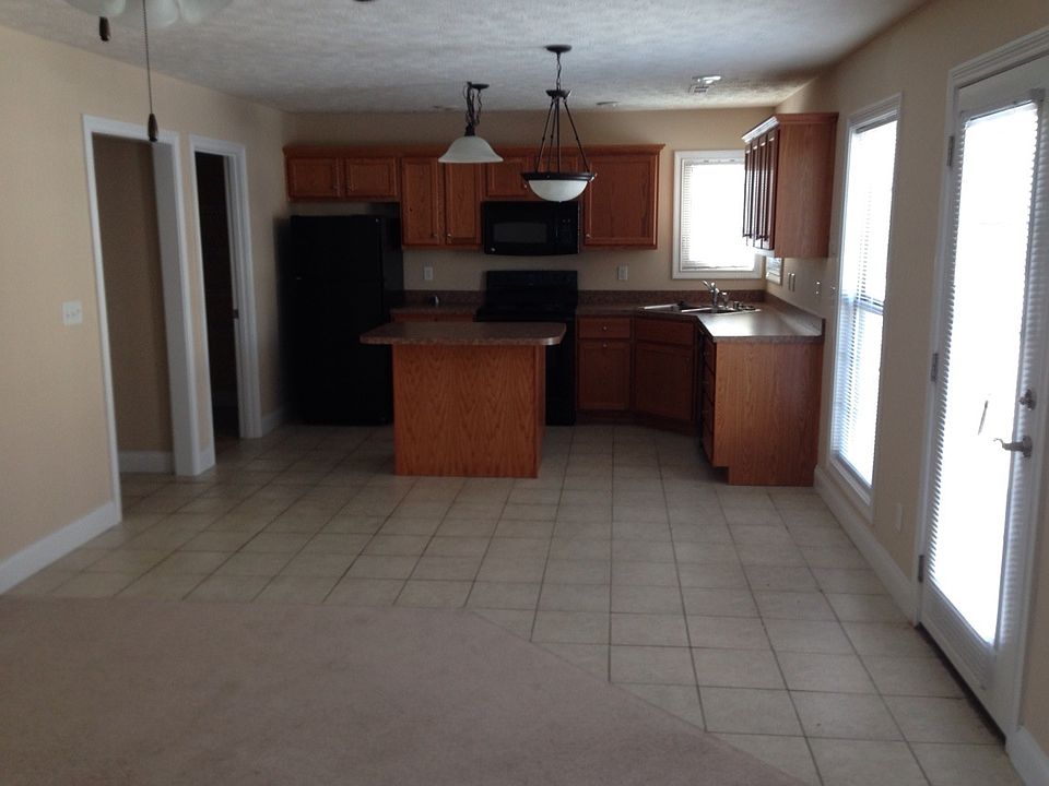 2nd image of 702 Bellwood Dr #B