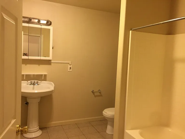18424 Gardner Ave #A — Photo 8