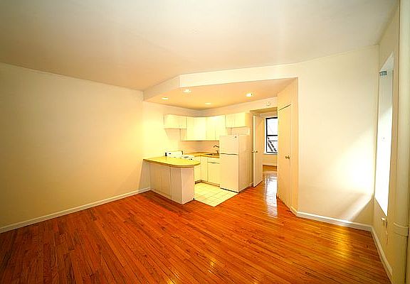 2nd image of 1274 1st Ave APT 22