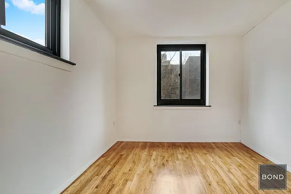 Rented by Bond New York | media 5