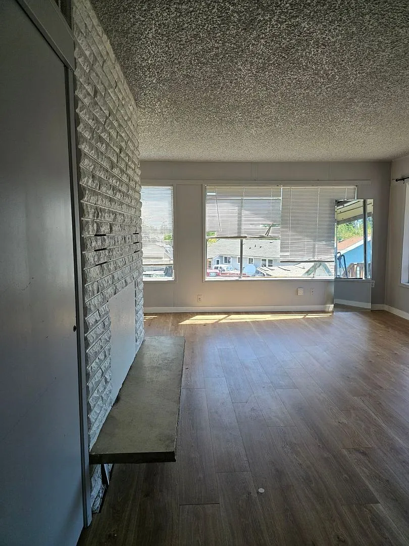 Callahan Duplex — Photo 3