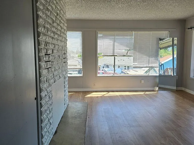 2814 Callahan Dr — Photo 3