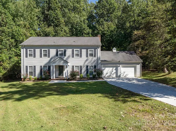 7048 Cheyenne Dr, Charlotte, NC 28262