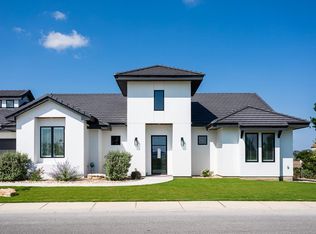 3011 Club House Rd, Kerrville, TX 78028