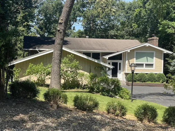 936 Tarrant DRIVE, Fontana, WI 53125