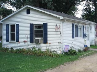 14 N Crawford Ave, Amboy, IL 61310