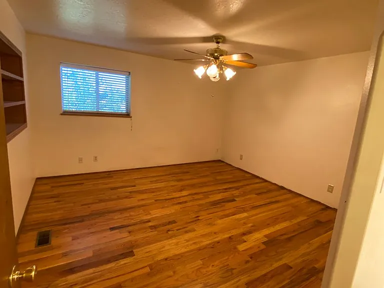 1235 S 1950 W — Photo 11