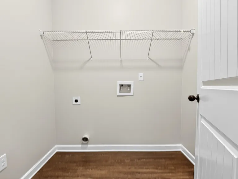 144 Reserve Pl — Photo 35