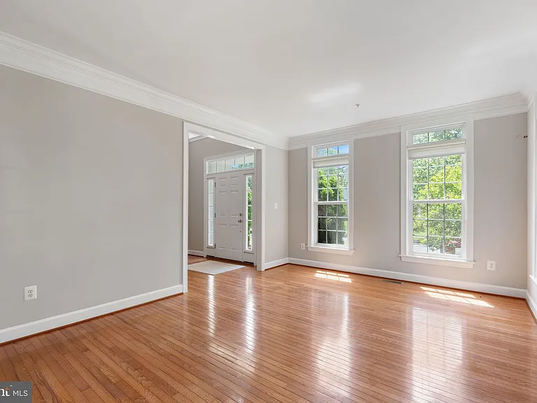 15436 Symondsbury Way — Photo 24