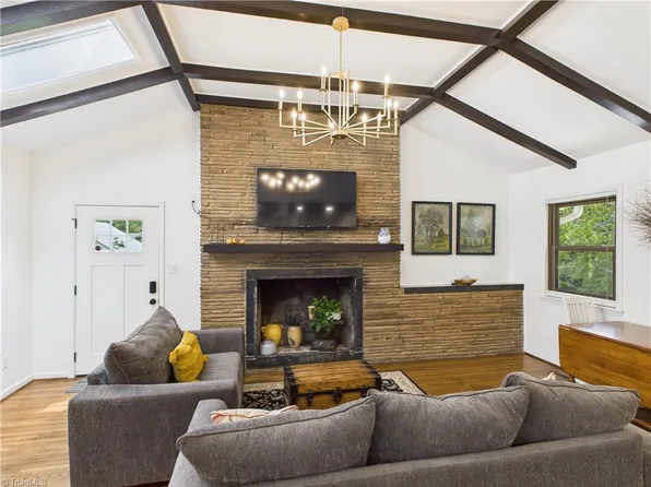 307 W Radiance Dr, Greensboro, NC 27403