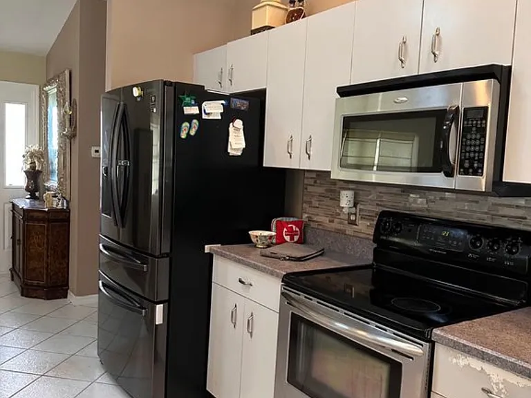 28 Edward Dr — Photo 6