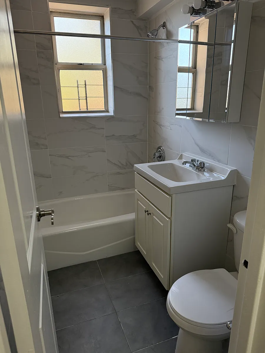 Building Photo - 1445 Shore Pkwy #4C