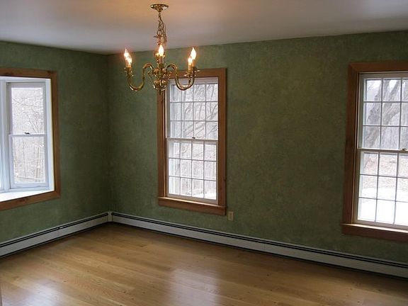 8th Dining Room.JPG