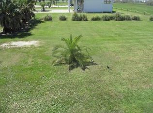 2393 Sand Crab Ln, Crystal Beach, TX 77650
