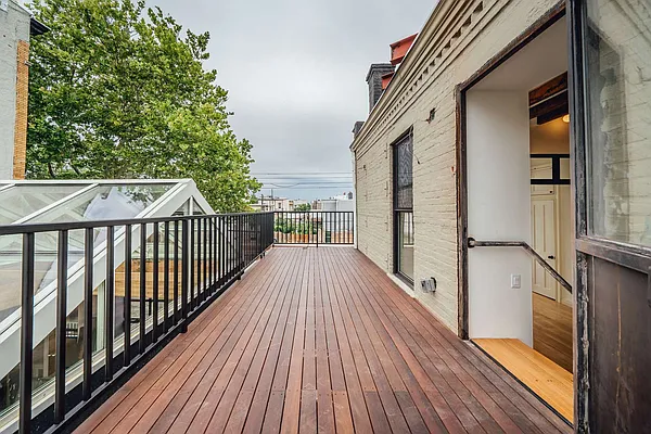 Rented by Nooklyn NYC LLC | media 22