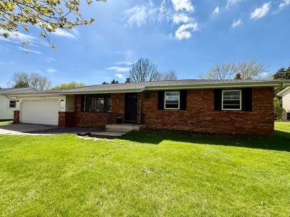 2315 N Claremont Dr, Janesville, WI 53545