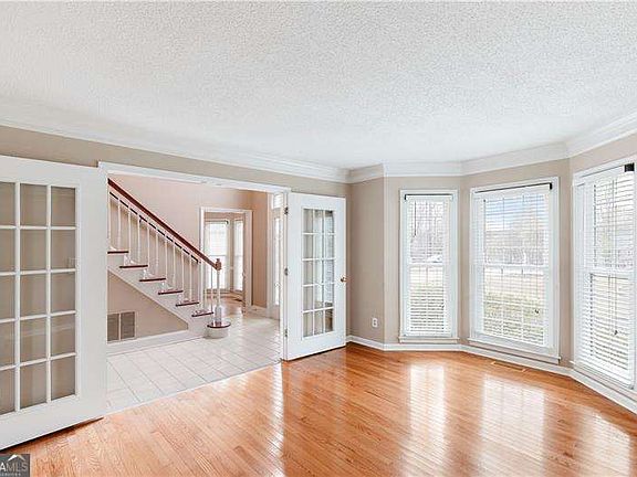 5th image of 1501 Larson Way SW