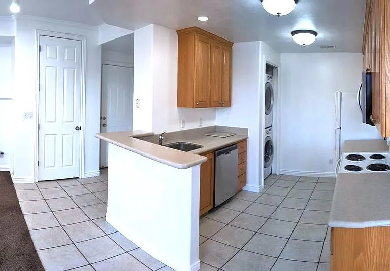 272 W 400 N — Photo 8