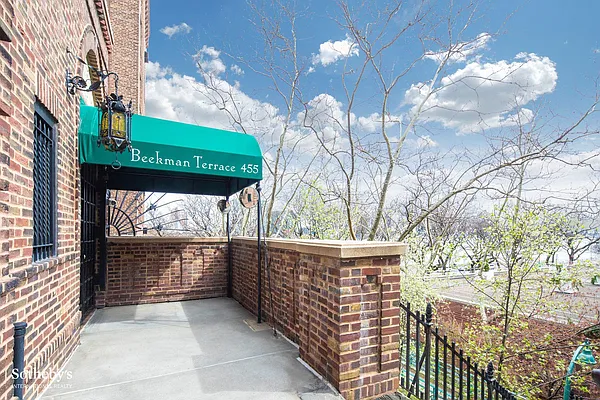 Sold by Sotheby's International Realty | media 13