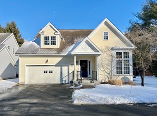 48 Brettonwood Dr #8, Simsbury, CT 06070