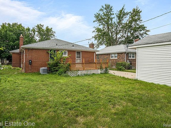 2nd image of 21135 Littlestone Rd