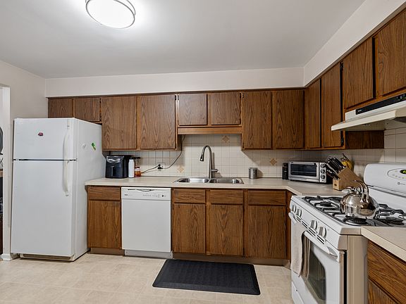 4th image of 7100 W Cullom Ave Unit 312