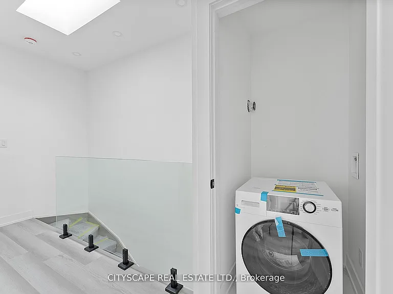 589 Oakwood Ave #4 — Photo 32