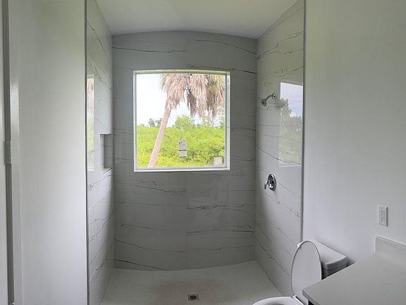 5th image of 136 Lomas Rd Road