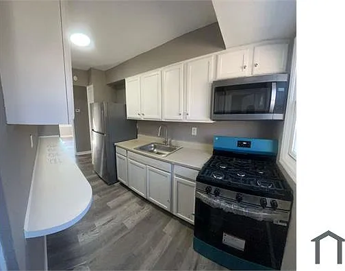 4 bed, 1000 sqft, $1,640 — Photo 2
