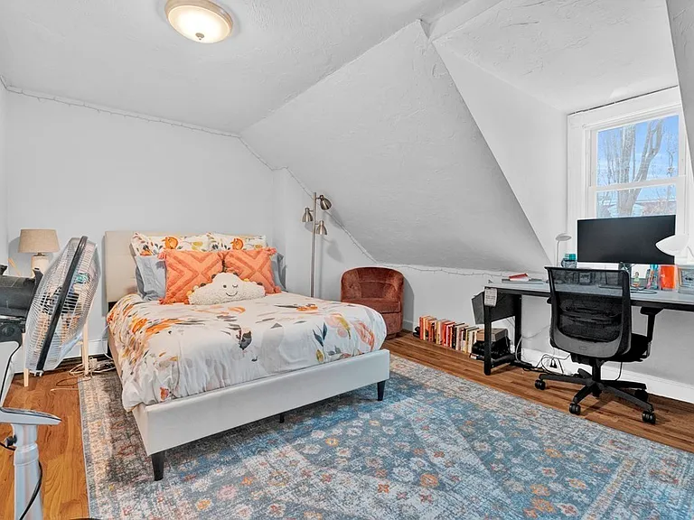 442 W 4th St #2 — Photo 7