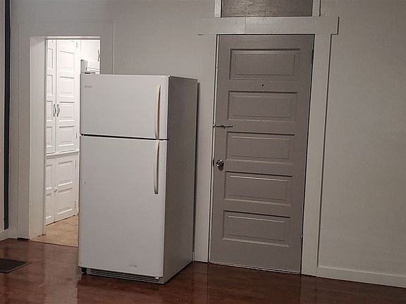 7466 Delmar Dining Room 1