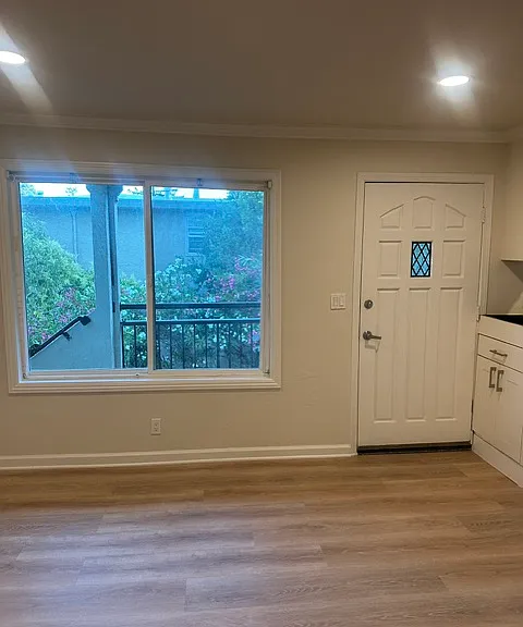 1323 Lincoln Ave #8 — Photo 3