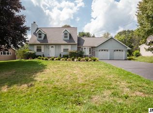 6524 Woodmere Rd, Jackson, MI 49201