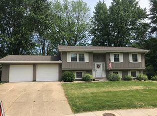 10 Bradley Ct, Clinton, IL 61727