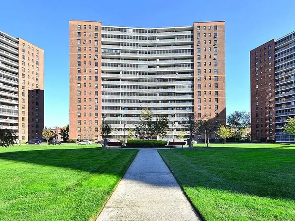 61-55 98th St #9J, Rego Park, NY 11374