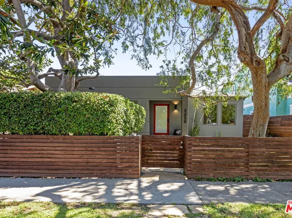 2458 Walnut Ave, Venice, CA 90291