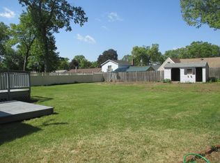 92 Oakridge St, Chicopee, MA 01020